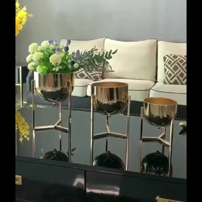 Elegant Golden Metal Flower Stand for Creative Home Decor and Organization